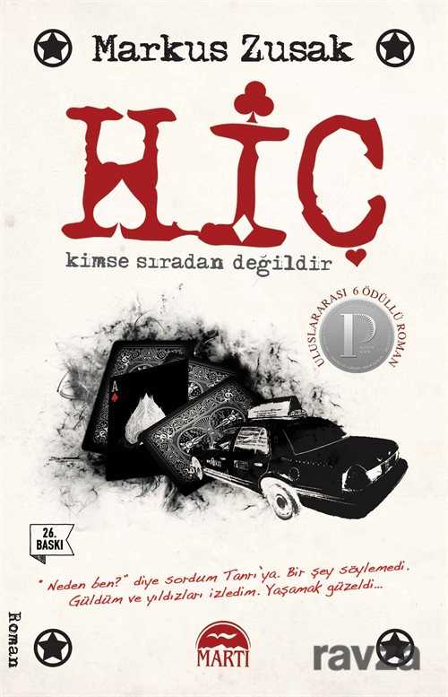 Hiç Kimse Sıradan Değildir - Martı Kitabevi