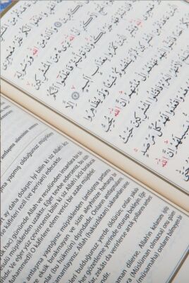 Kur'an-ı Kerim ve Açıklamalı Karşılıklı MealiOrta Boy (Sıvama Cilt Kahverengi ) - 5