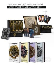 Medusa'nın Ölü Kumları Serisi (Hediyeli Mıknatıslı Kutu) - Ephesus Yayınları