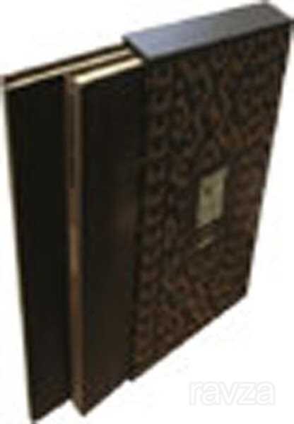 Uzaktaki Yakın Yakındaki Uzak (2 Kitap) - Boyner Holding Yayınları